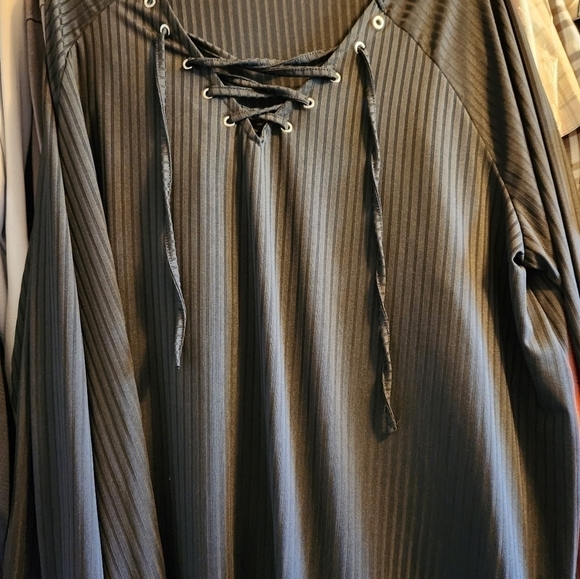 COPY - Nwot light weight top - Picture 4 of 5